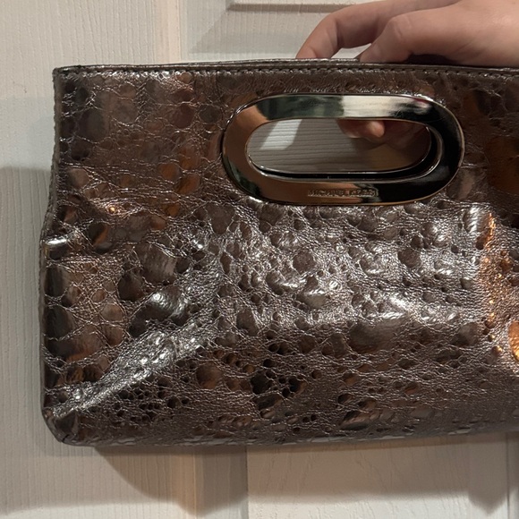 Micheal Kors metallic clutch y3k